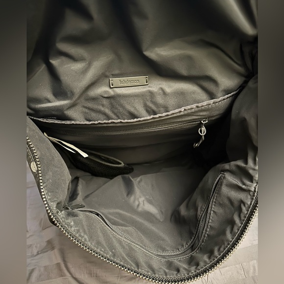 Lululemon Get Set Backpack Reflective 19L BNWOT - Picture 4 of 7